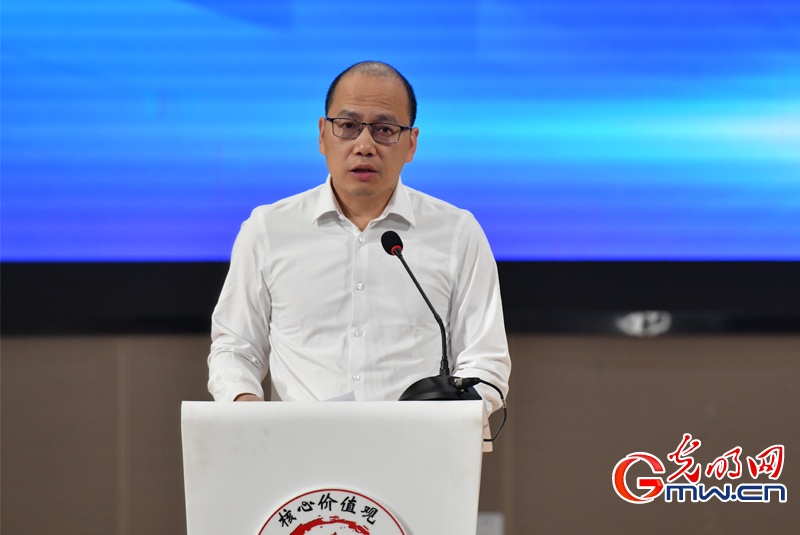 “核心价值观百场讲坛”第173场 陈建栋主持活动